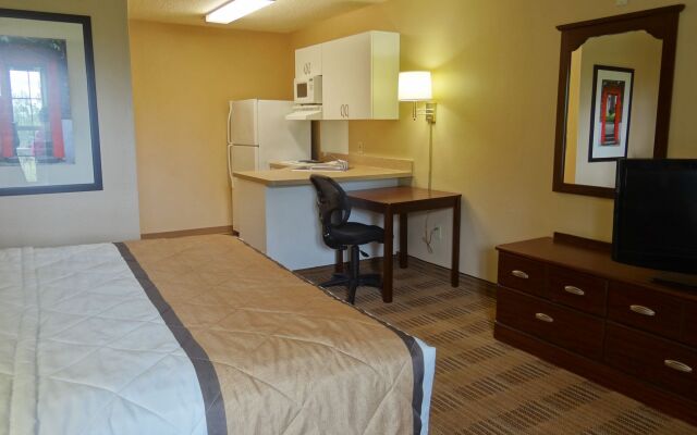 Studio 6 Suites Fresno North CA