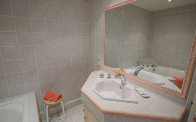 Agrianthe Figuiers AP3092 by Riviera Holiday Homes