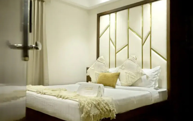 FabHotel 7th Cloud AB Road