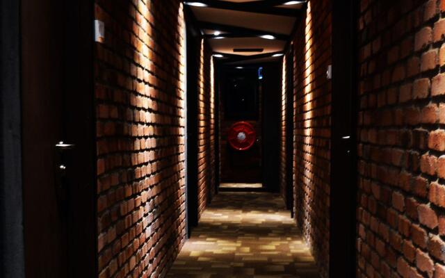 Bunker Hotel & Restaurant