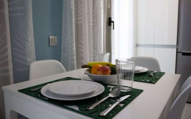 Behosty - Triana Chic Essense A