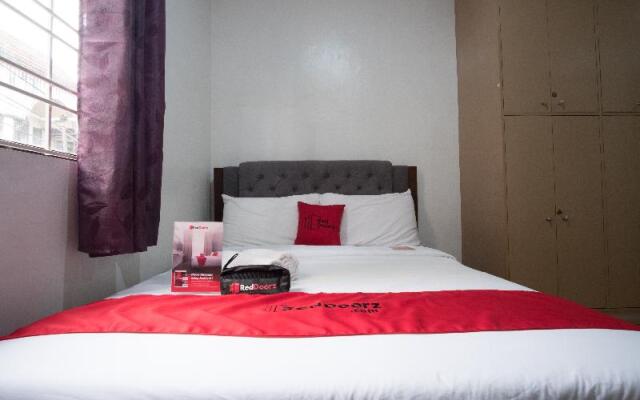 RedDoorz Plus near Robinsons Place Manila