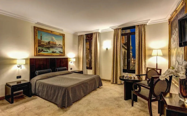 Relais Piazza San Marco