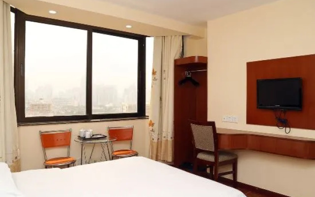 Xinyi Selection Hotel (Shenzhen Dongmen Store)