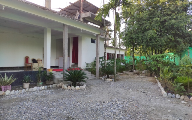 Homocation River Rock Tourist Lodge