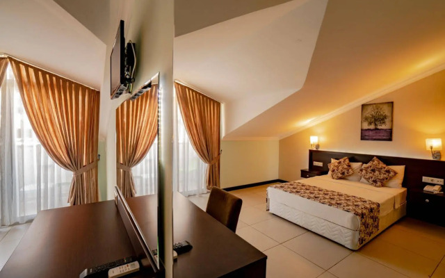 Sunshine Holiday Resort