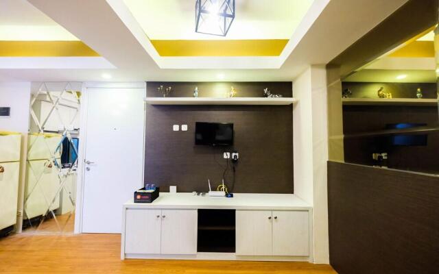 Spacious Studio Room at Green Pramuka Apartment