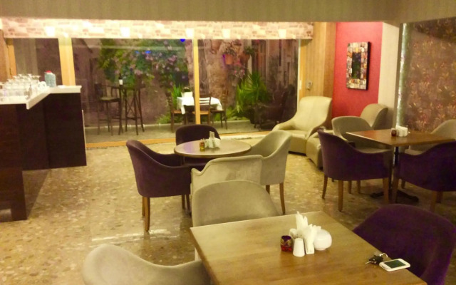 Lucid Otel