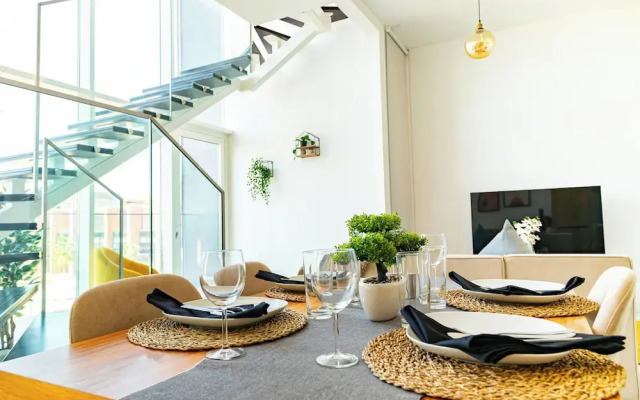 Bloomfields Spacious 2BR Duplex in Oasis