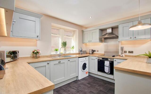 Stunning Central Gems of Harrogate - Sleeps 18!