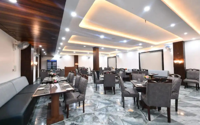 Click Hotel Narayana