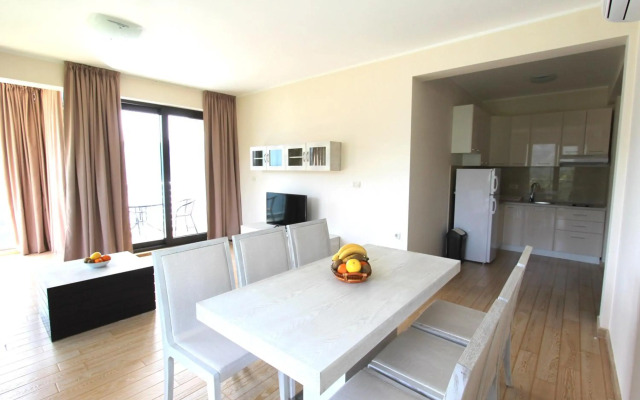 Apartments Aqua
