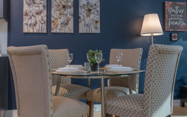Dream Home Luxury Suites