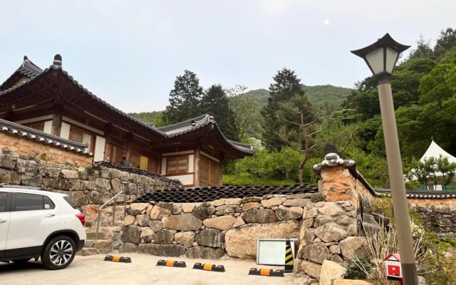 Wanju Hanok Pension Hyurim