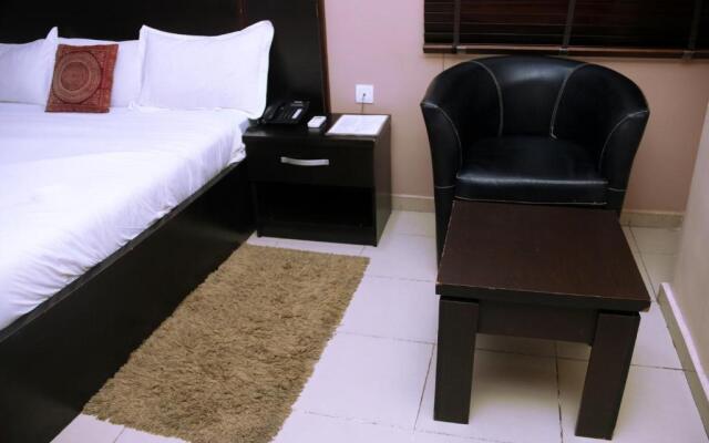 number95suites & hotel