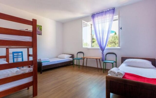 Hostel D&D