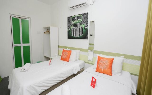 OYO 221 Olive Hotel