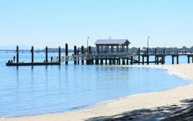 Bribie Island Canal Holiday Destination!
