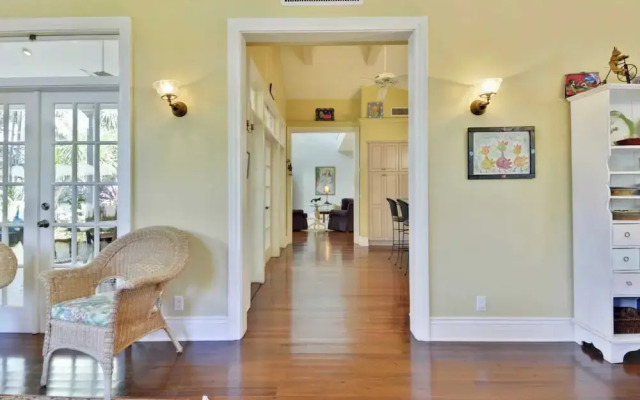 Easy Livin' by Avantstay Key West Home w/ Pool & BBQ Week Long Stays Only