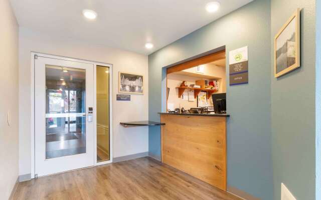 Extended Stay America Select Suites - Kansas City - Stadium