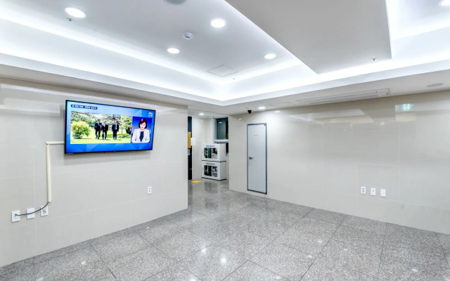 Jeju Skyhill Business Hotel