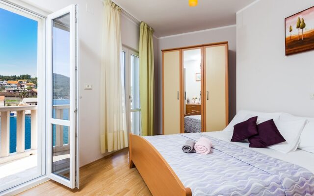 Captivating Apartment in Vela Luka With Balcony