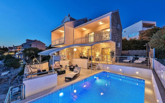 Peros - Heated Pool - H