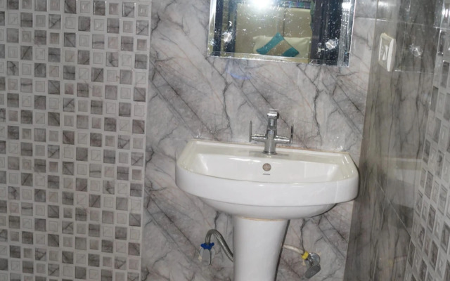 Goroomgo Central Guest House Agartala