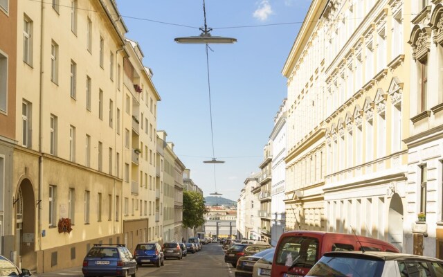 Koppstrasse by Welcome2Vienna