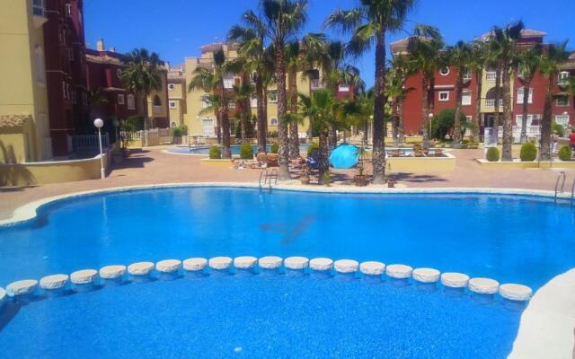 Beautiful 3 bed, 2 bath modern apartment