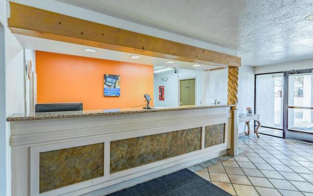 Motel 6 Santa Fe Central
