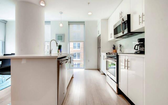 Global Luxury Suites at Chinatown