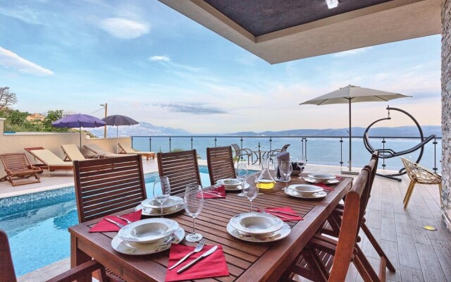 Awesome Home in Lokva Rogoznica With Sauna, Wifi and 4 Bedrooms