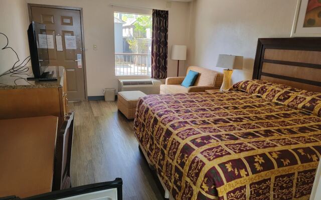 Studio 9 Inn & Suites