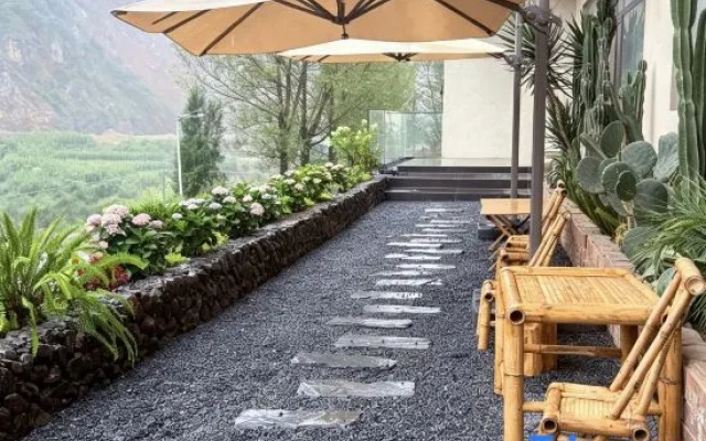 Yi-style Homestay – Outside – Liupanshui
