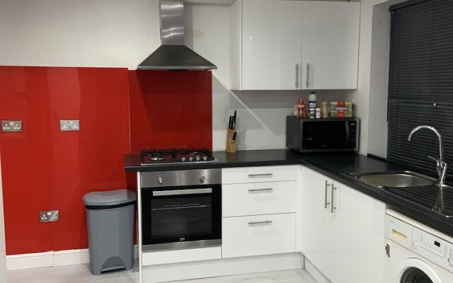 Inviting 2-bed Fully Furnished House-high Wycombe