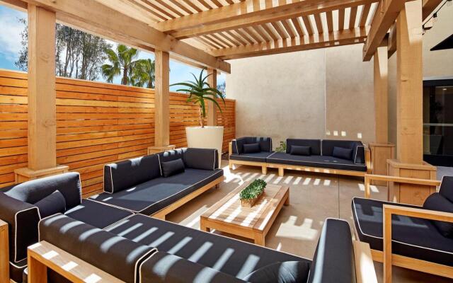 The Anza - A Calabasas Hotel