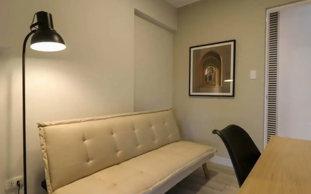 w Charming 2BR w Balcony in Miraflores