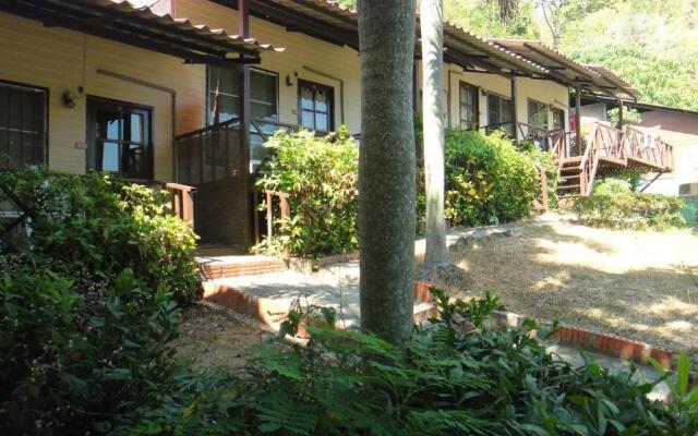 Tropical Garden Bungalow