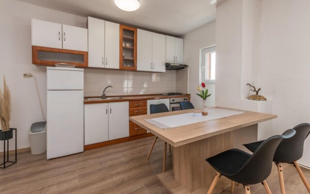 Amazing Apartment in Nevidane With 1 Bedrooms and Wifi
