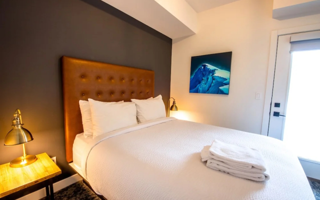 Basecamp Resorts Revelstoke - Hotel in Revelstoke - Photo 4