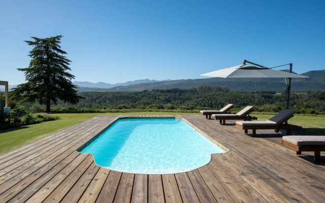 Crags Country Lodge