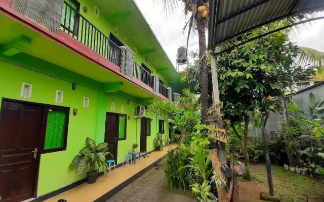 Oyo 90714 Umah Pande Tabanan Near Tanah Lot