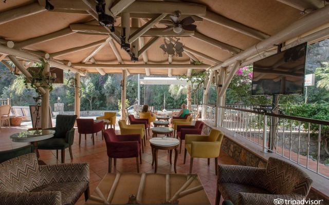 Ata Lagoon Beach Hotel