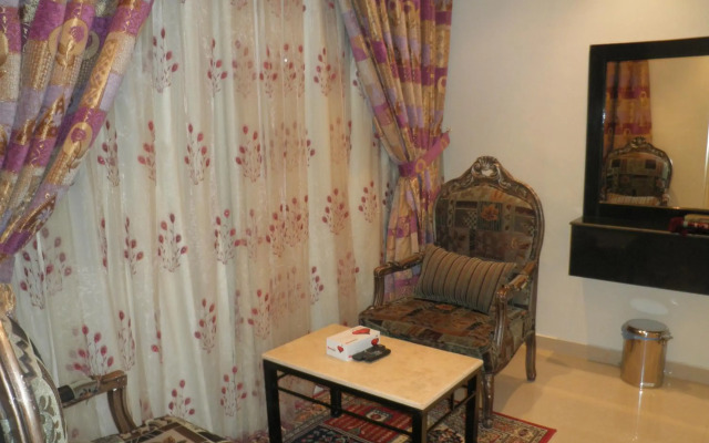 Marina Royal Hotel Suites