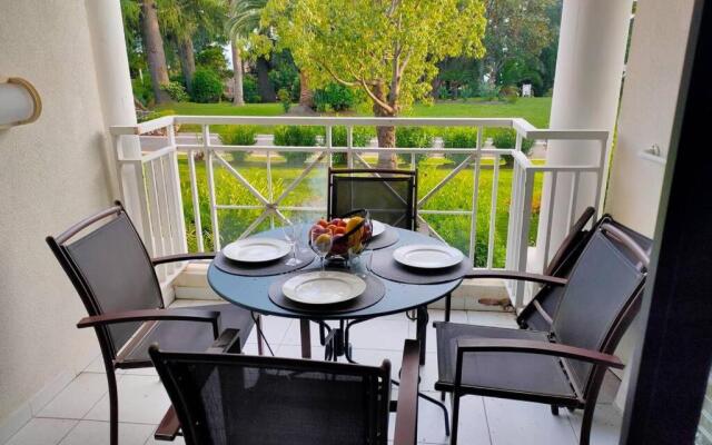 Appartement Lumineux dans Résidence avec Piscine