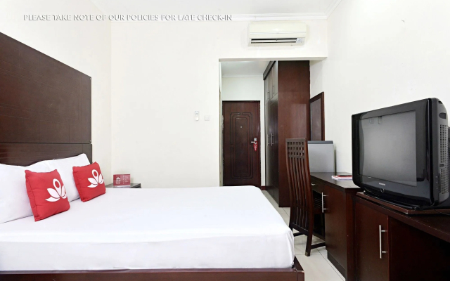 ZEN Rooms Kuningan Tiong