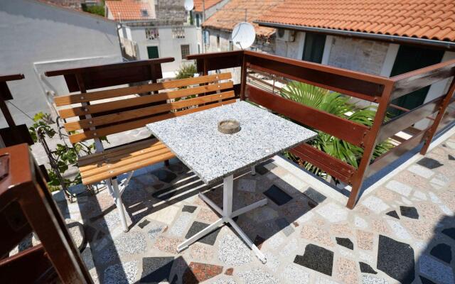 Mili - near the sea and the centar of place - A3(4+2)