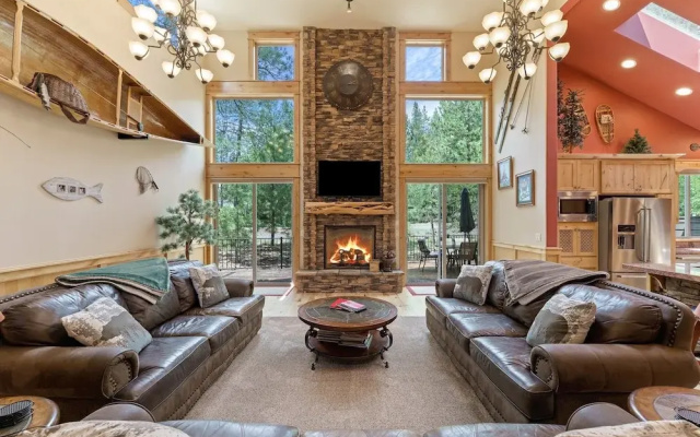 4 Red Fir 6 Bedroom Home