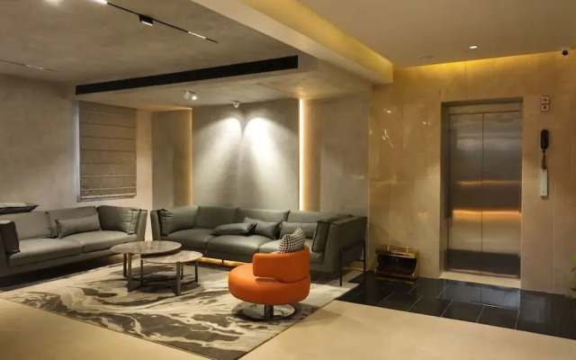 Hotel Kyzen HiTech City- Your Zenly Stay